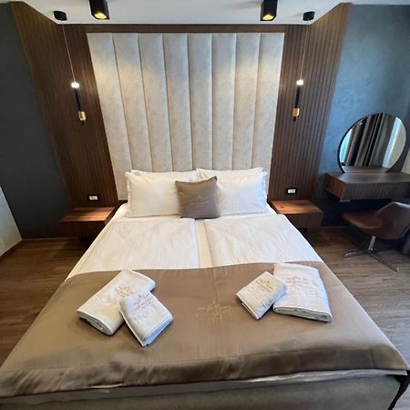 Hotel Palace San Valentino Umag Eksteriør billede