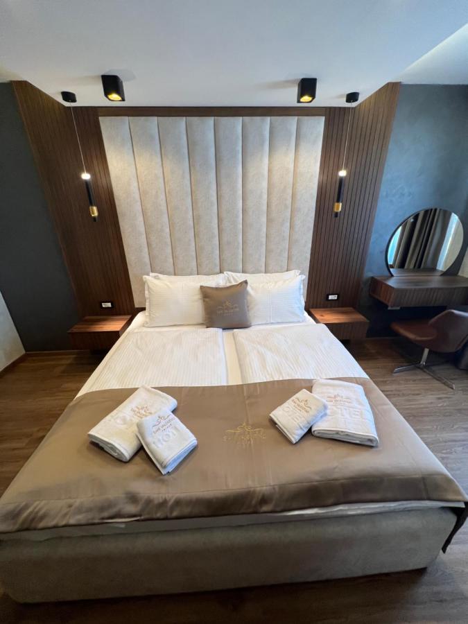 Hotel Palace San Valentino Umag Eksteriør billede
