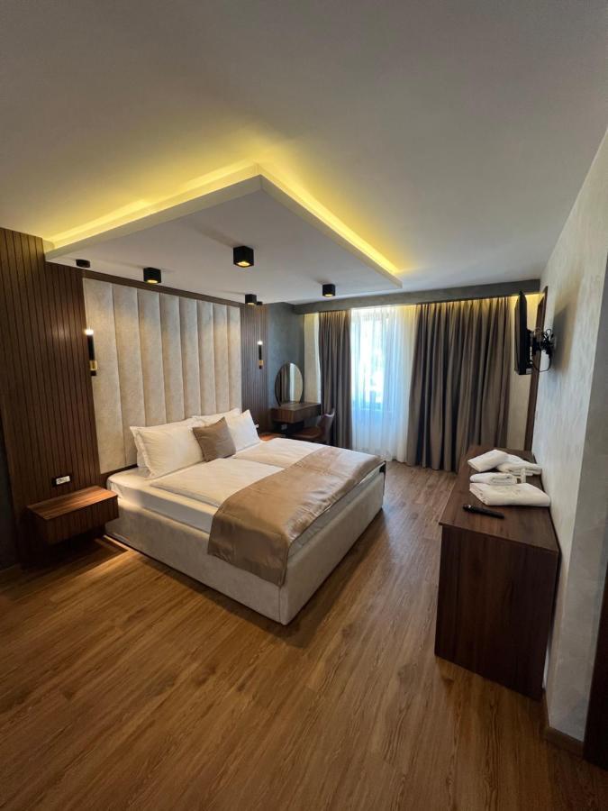 Hotel Palace San Valentino Umag Eksteriør billede