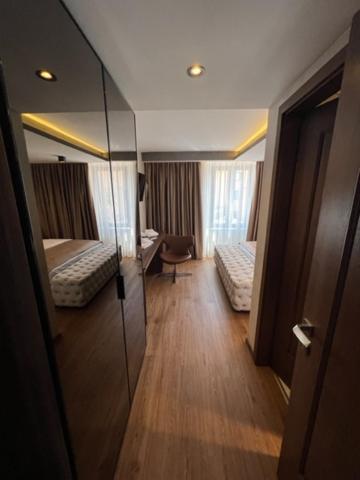 Hotel Palace San Valentino Umag Eksteriør billede