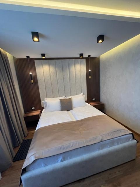 Hotel Palace San Valentino Umag Eksteriør billede