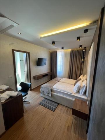 Hotel Palace San Valentino Umag Eksteriør billede