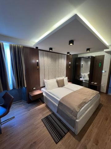 Hotel Palace San Valentino Umag Eksteriør billede