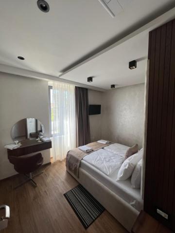 Hotel Palace San Valentino Umag Eksteriør billede